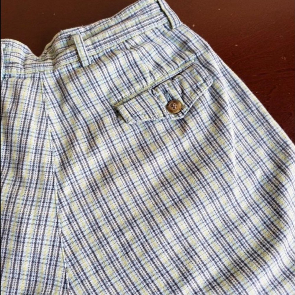 Women’s Vintage Green & Blue plaid shorts with pockets - Picture 6 of 6